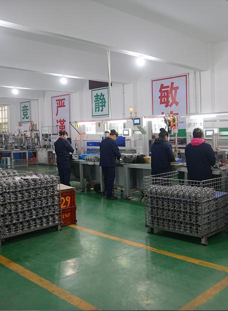 汽车机油泵水泵,汽车缸盖罩,新能源汽车部件,摩托车产品,正室链罩